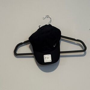 Black Nike hat